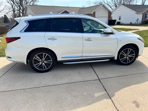Used 2017 INFINITI QX60 Luxe w/ Deluxe Technology Package image 5
