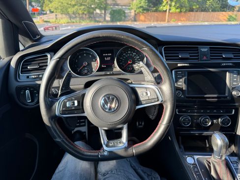Used 2017 Volkswagen GTI Autobahn FWD image 11