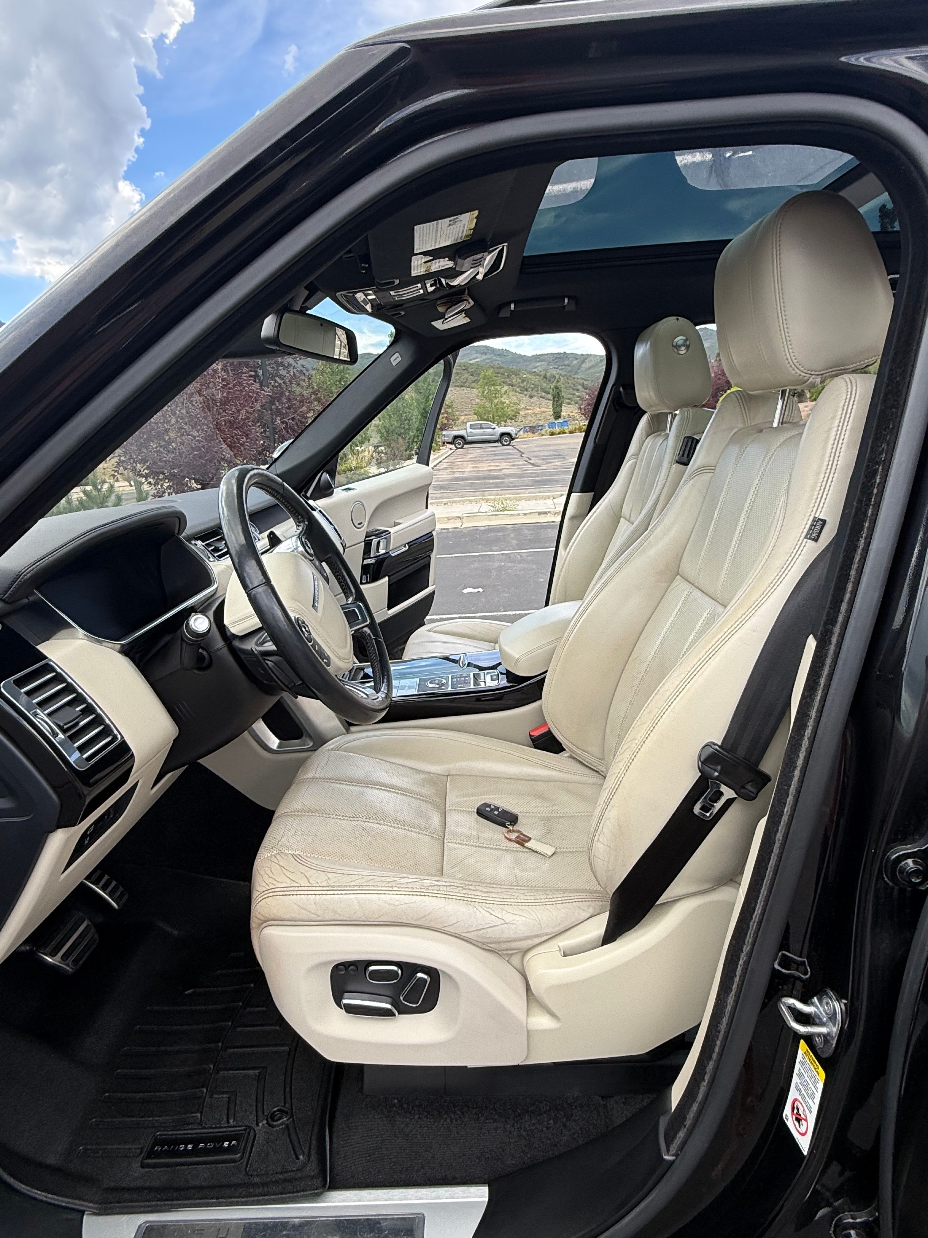 Used 2015 Land Rover Range Rover Supercharged AWD/4WD image 6