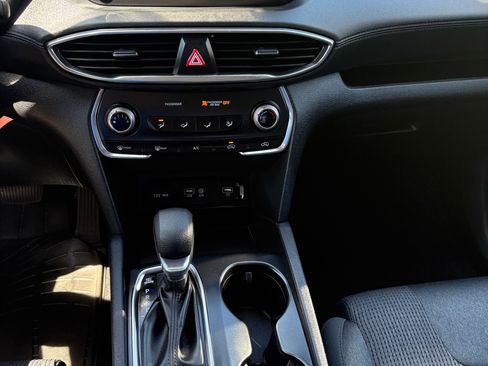 Used 2019 Hyundai Santa Fe SE AWD/4WD image 12