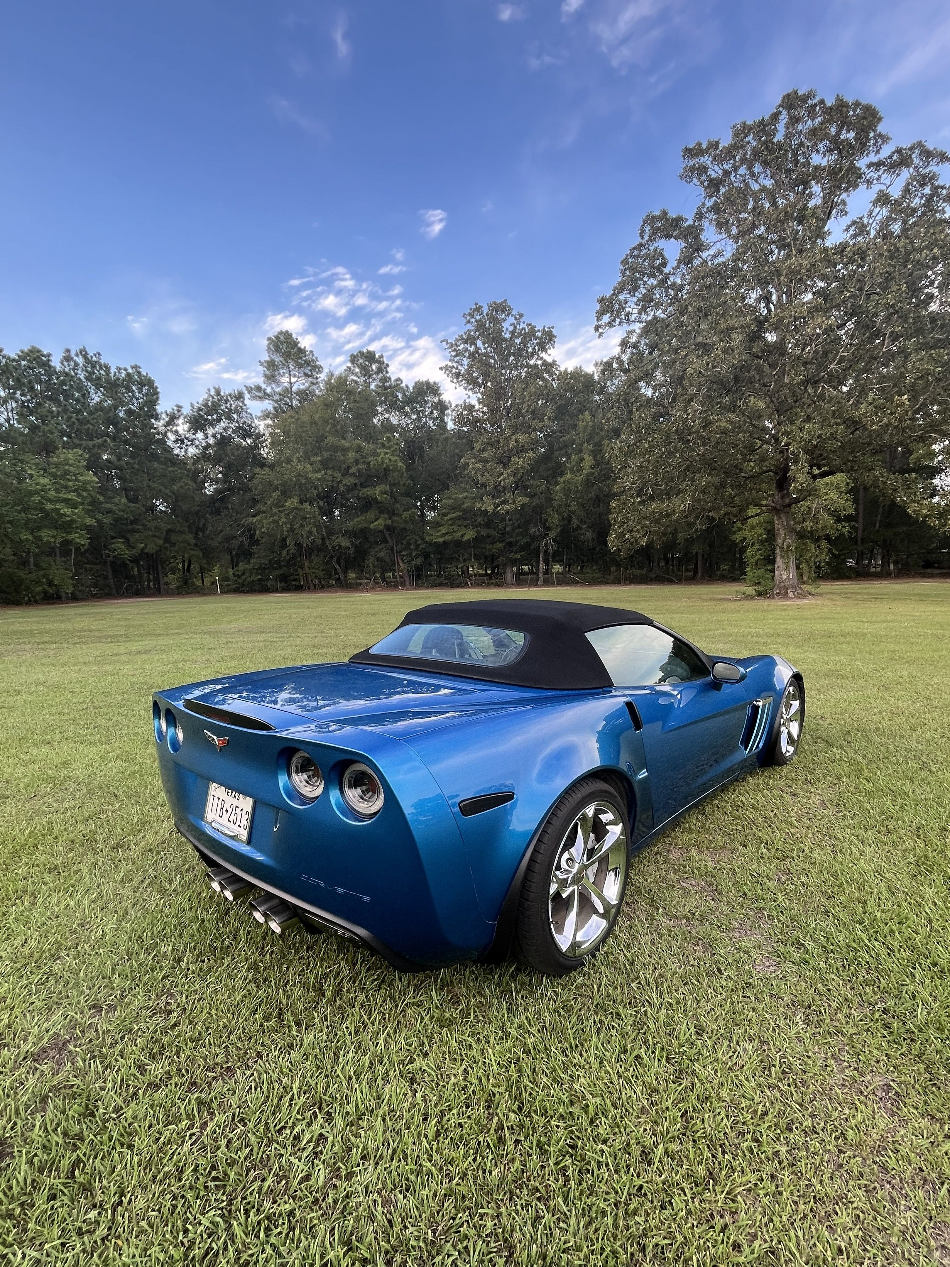 Used 2011 Chevrolet Corvette Grand Sport w/ Preferred Equipment Group RWD image 5