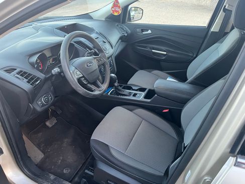 Used 2017 Ford Escape SE FWD image 8