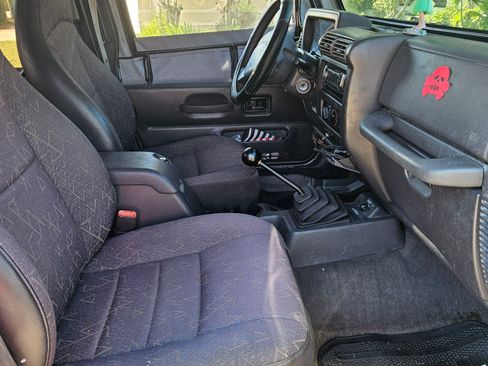 Used 2002 Jeep Wrangler Sport image 3