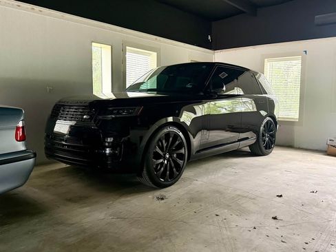 Used 2024 Land Rover Range Rover SE AWD/4WD image 1