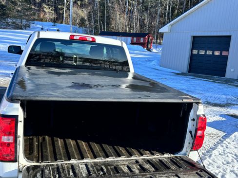 Used 2017 Chevrolet Silverado 1500 LT w/ All Star Edition image 13