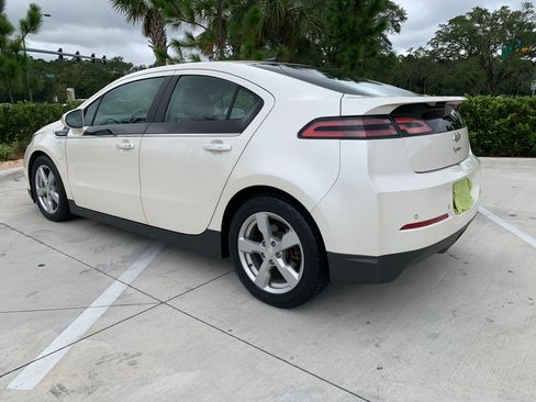 Used 2013 Chevrolet Volt Premium w/ Premium Trim Package FWD image 5