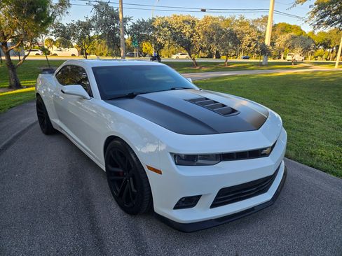Used 2014 Chevrolet Camaro SS w/ SS Performance Package image 2