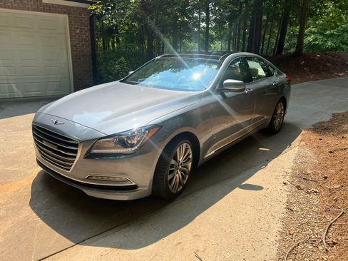 Used 2017 Genesis G80 5.0 Ultimate RWD image 5