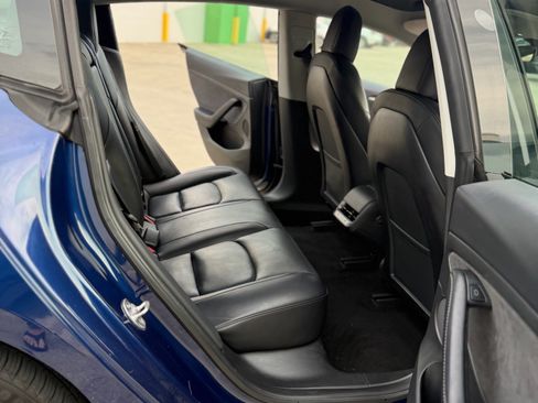 Used 2023 Tesla Model 3 Standard Range image 29