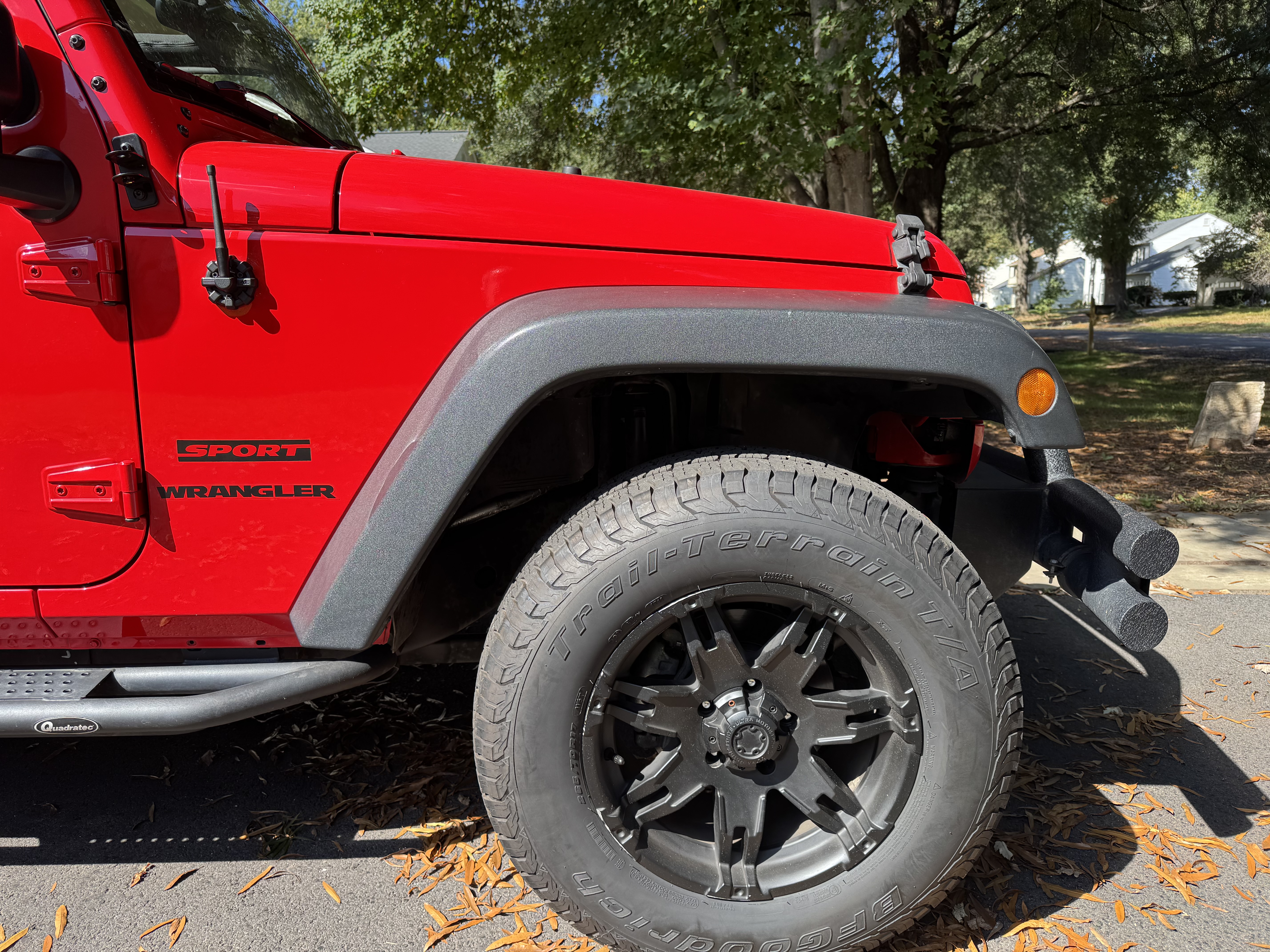 Used 2017 Jeep Wrangler Sport w/ Connectivity Group AWD/4WD image 13