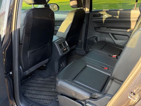 Used 2019 Volkswagen Atlas SE w/ Towing Package image 13