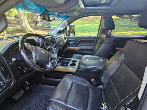 Used 2018 Chevrolet Silverado 2500 LTZ w/ Duramax Plus Package image 5