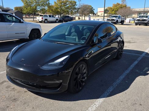 Used 2022 Tesla Model 3 Performance image 2
