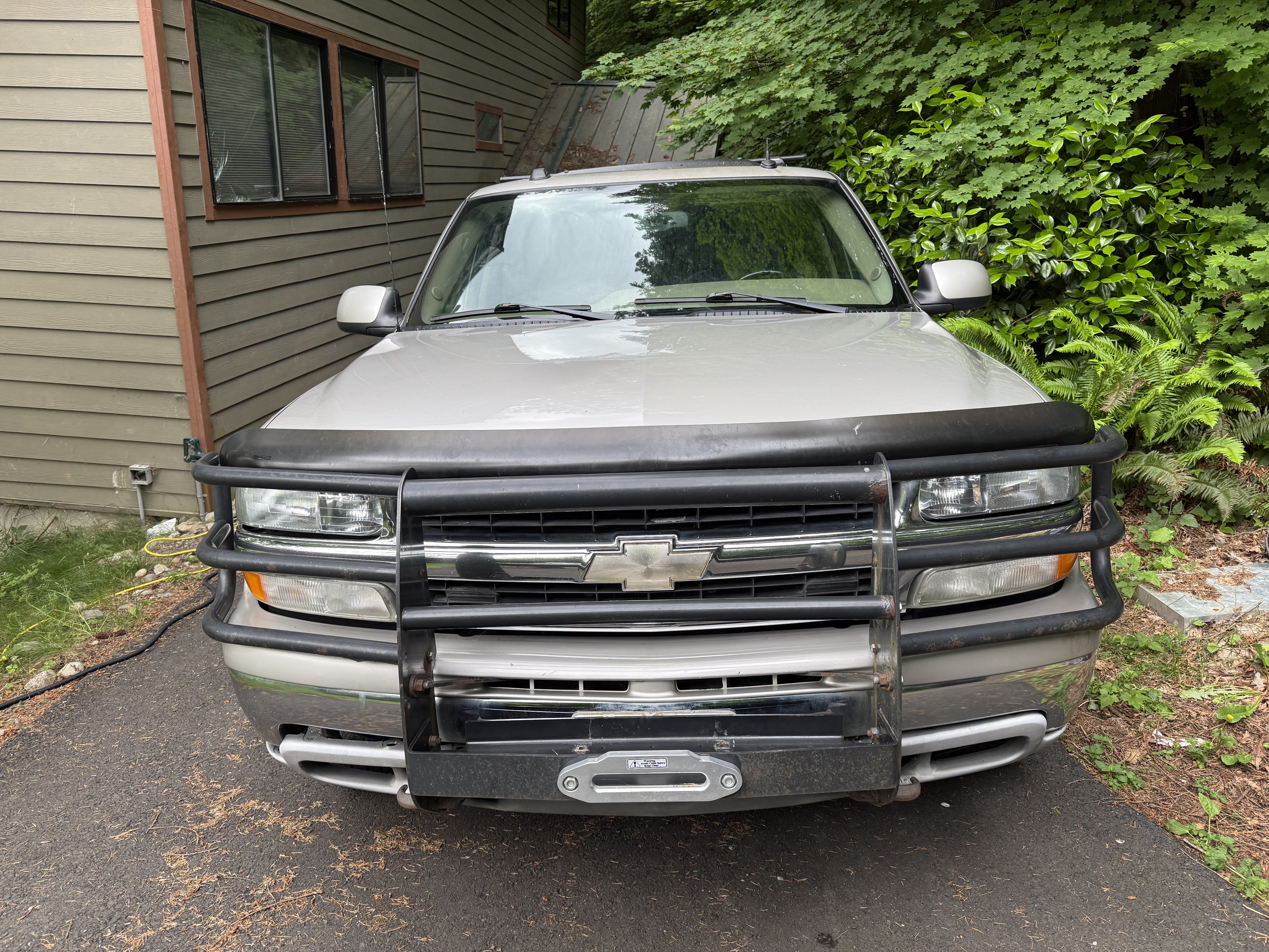 Used 2004 Chevrolet Tahoe LT w/ LT Preferred Equipment Group AWD/4WD image 1