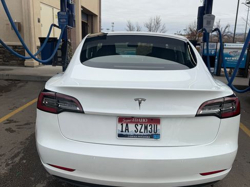Used 2021 Tesla Model 3 Standard Range Plus image 2