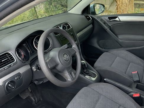 Used 2011 Volkswagen Golf Hatchback 4D image 6