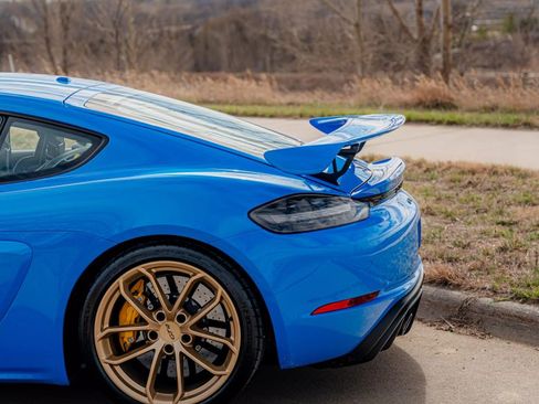 Used 2022 Porsche 718 Cayman GT4 RWD image 10
