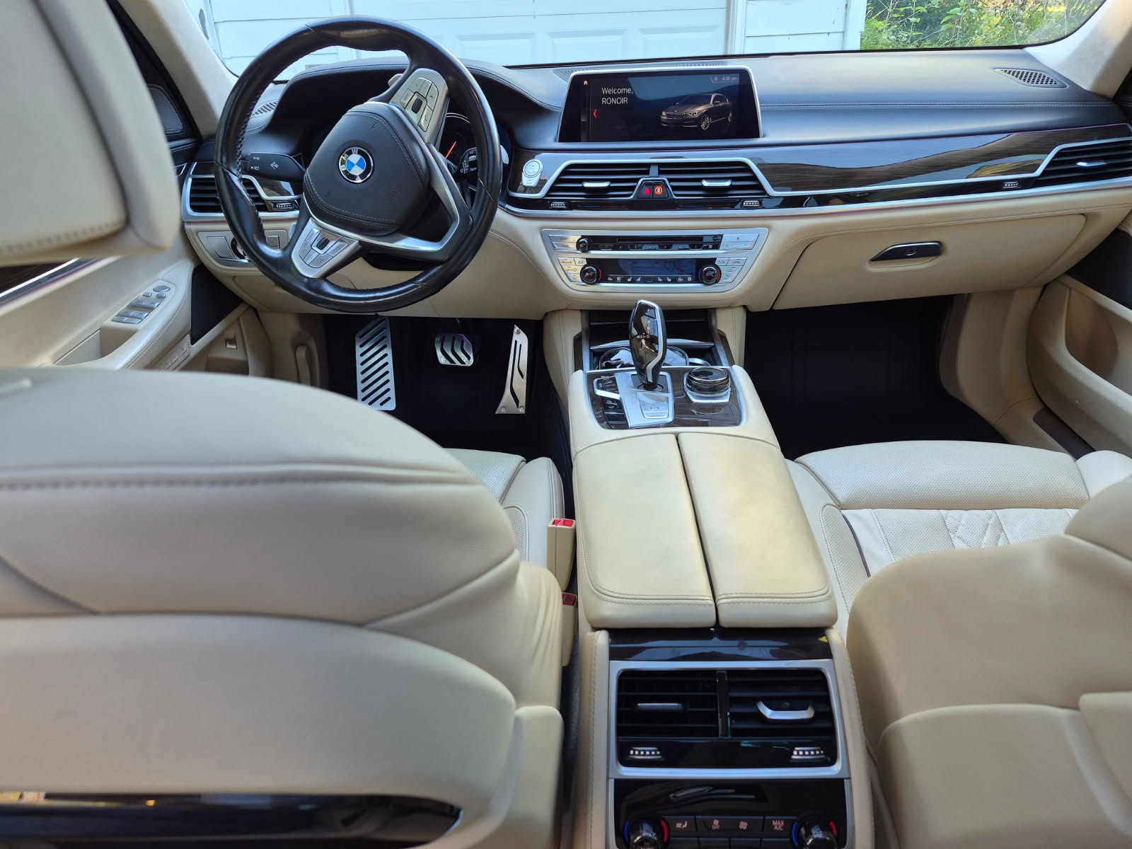 Used 2019 BMW 750i xDrive w/ Executive Package AWD/4WD image 12