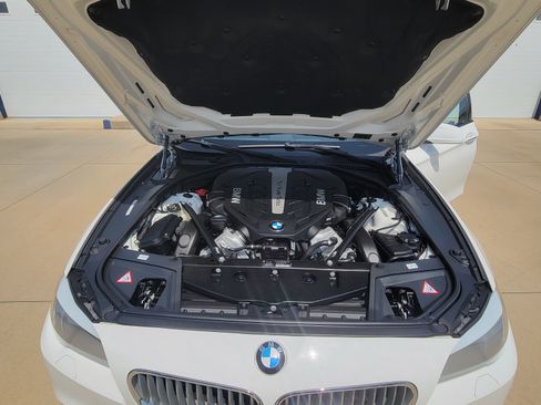 Used 2012 BMW 550i Sedan RWD image 4