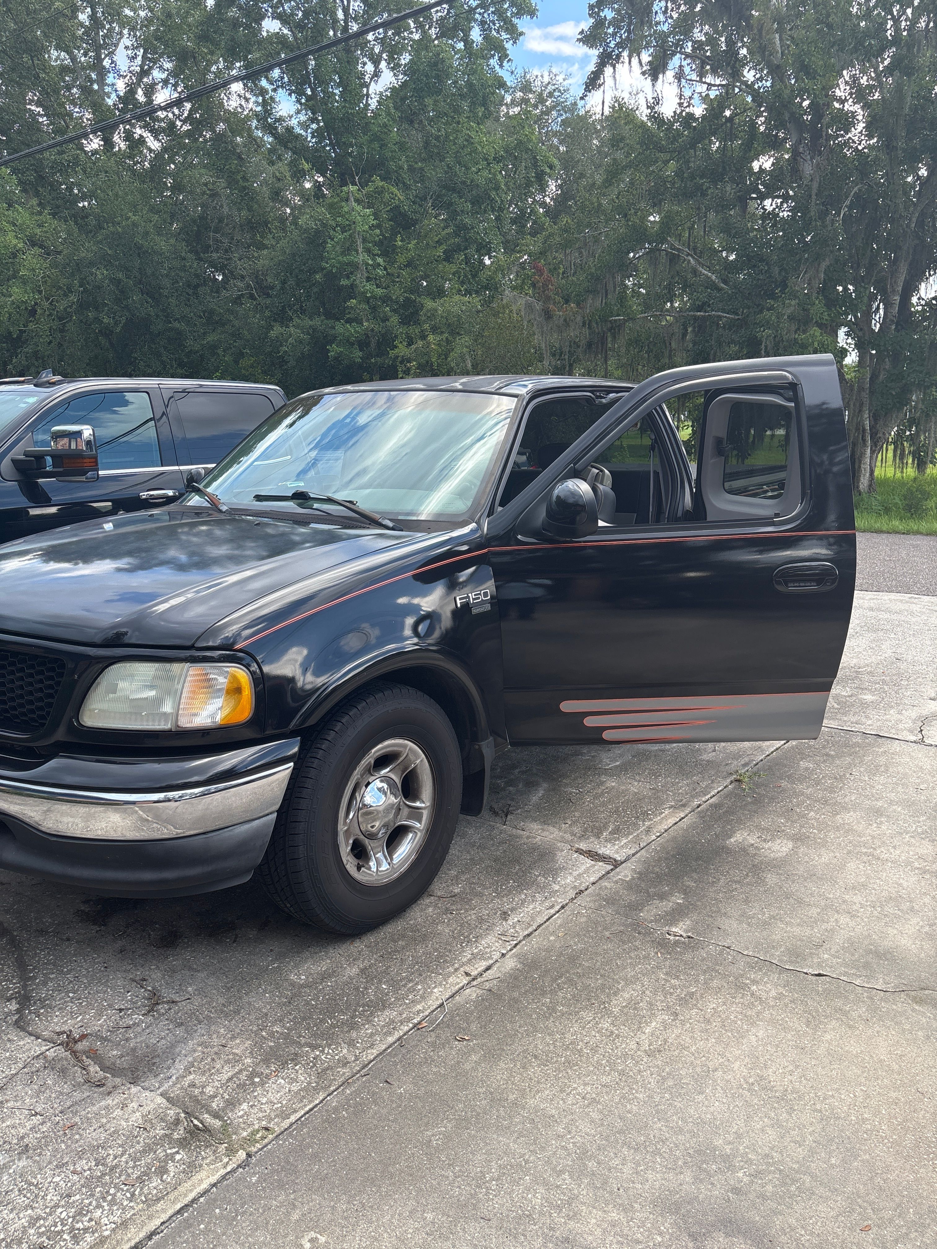 Used 2003 Ford F150 XL RWD image 1