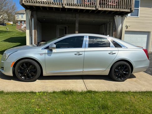 Used 2013 Cadillac XTS Platinum AWD/4WD image 6