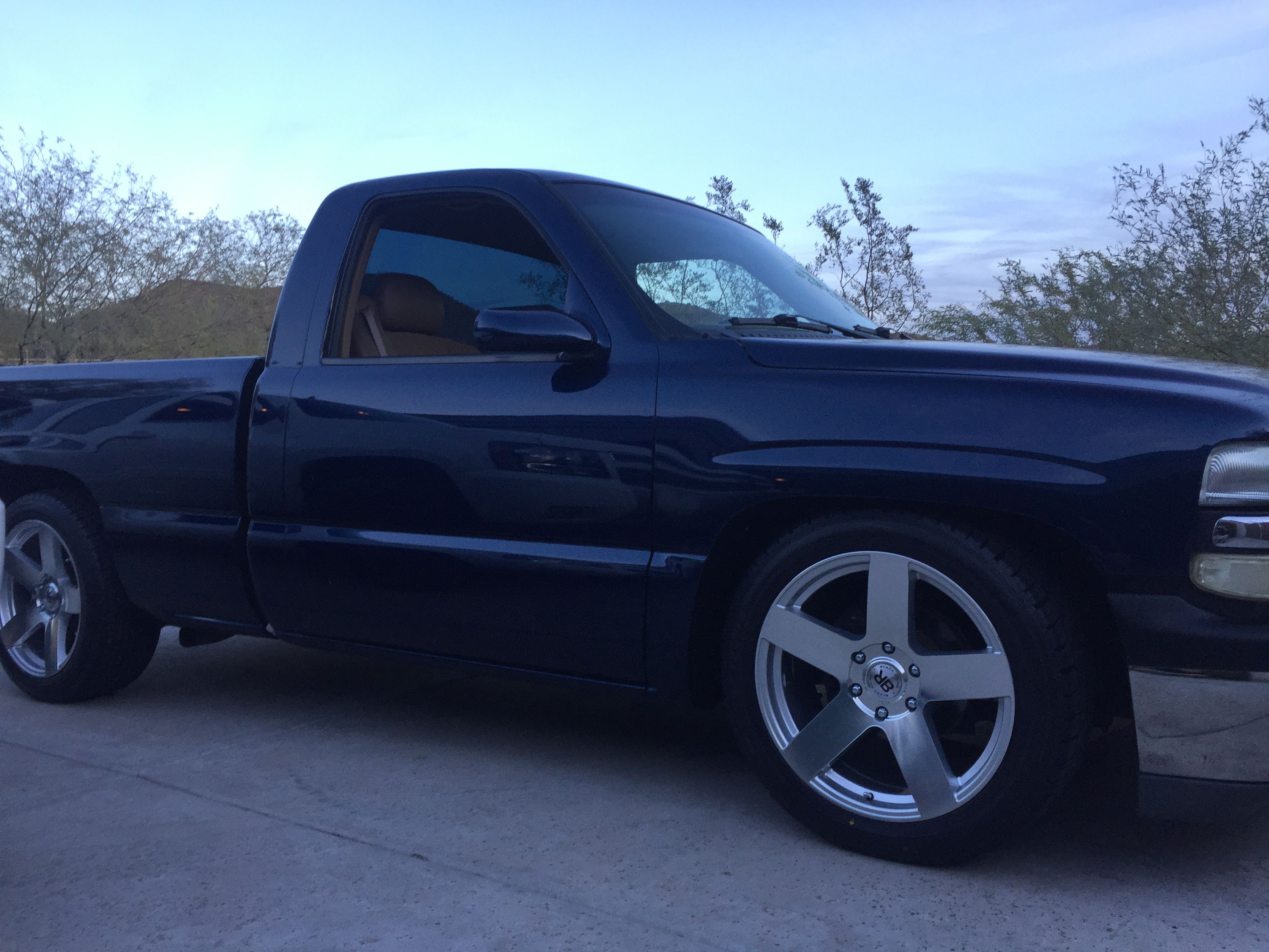 Used 1999 Chevrolet Silverado 1500 2WD Regular Cab image 1