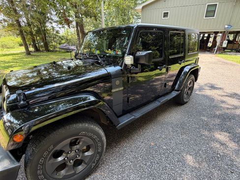 Used 2017 Jeep Wrangler Unlimited Sport AWD/4WD image 6