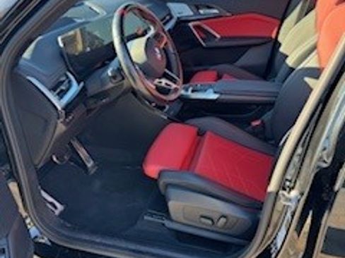 Used 2025 BMW X1 M35i w/ Premium Package image 8