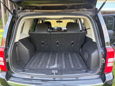 Used 2015 Jeep Patriot Limited w/ Sun/Sound Group AWD/4WD image 2