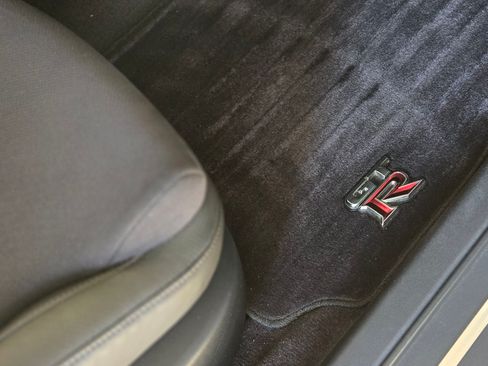 Used 2009 Nissan GT-R Premium AWD/4WD image 17