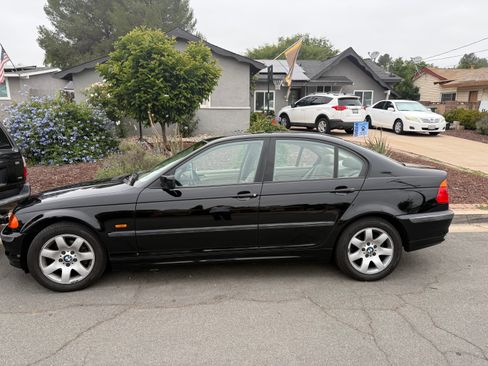 Used 1999 BMW 323i Sedan RWD image 5