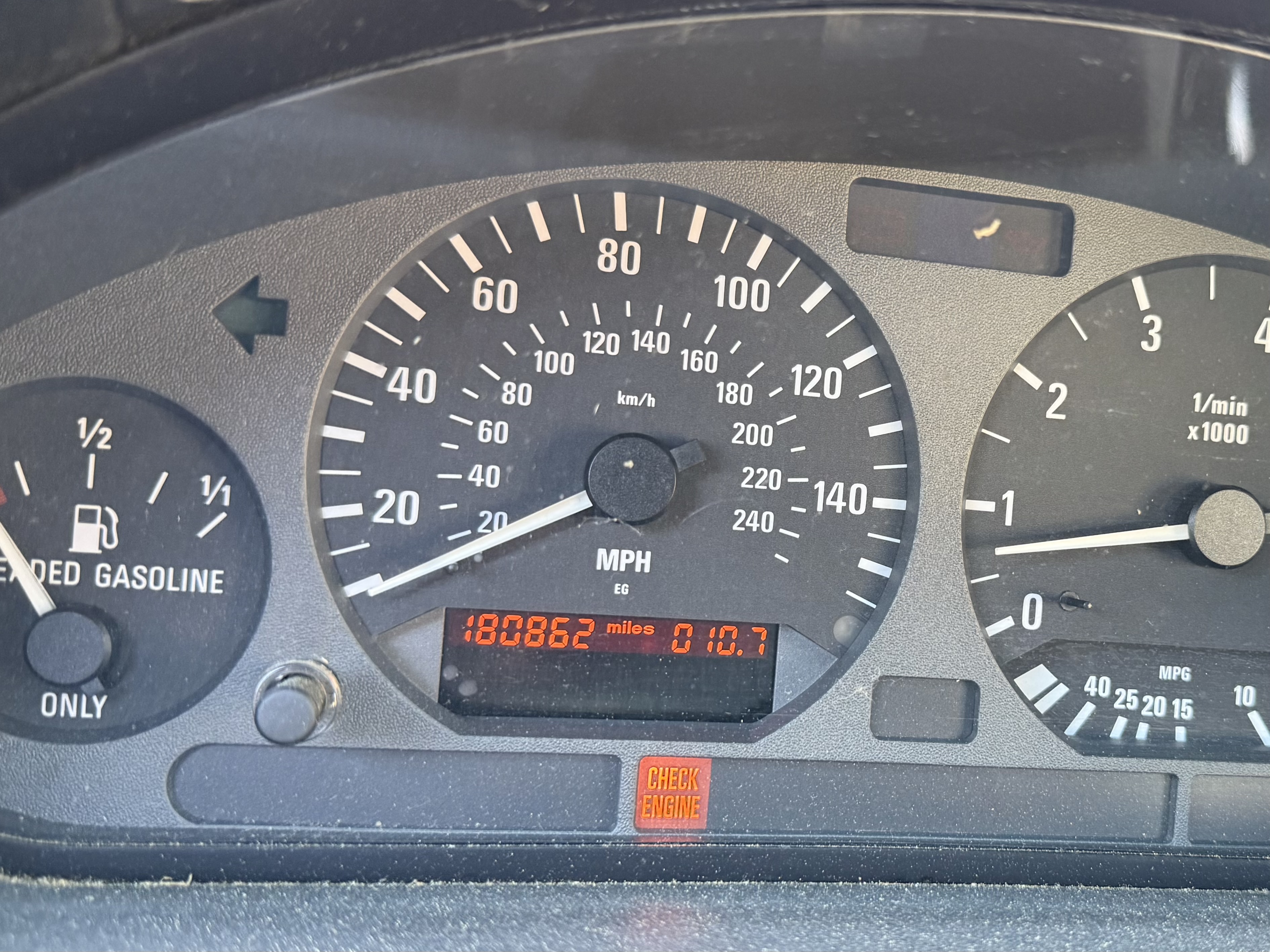 Used 1998 BMW 328i Convertible RWD image 5