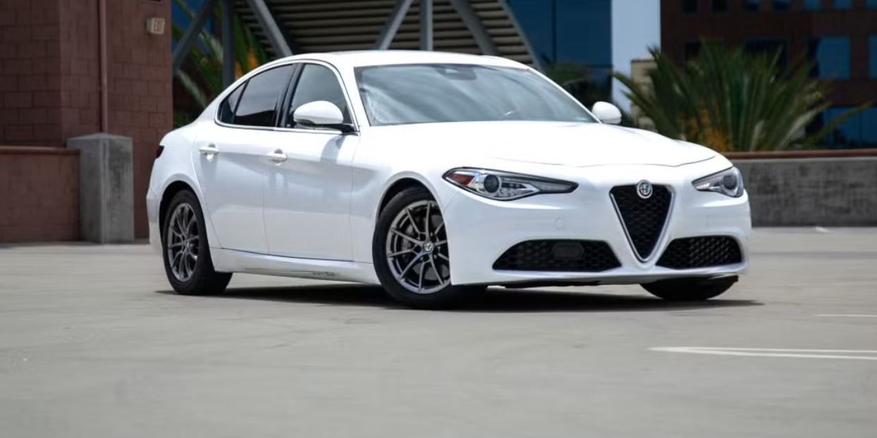 Used 2020 Alfa Romeo Giulia RWD image 9