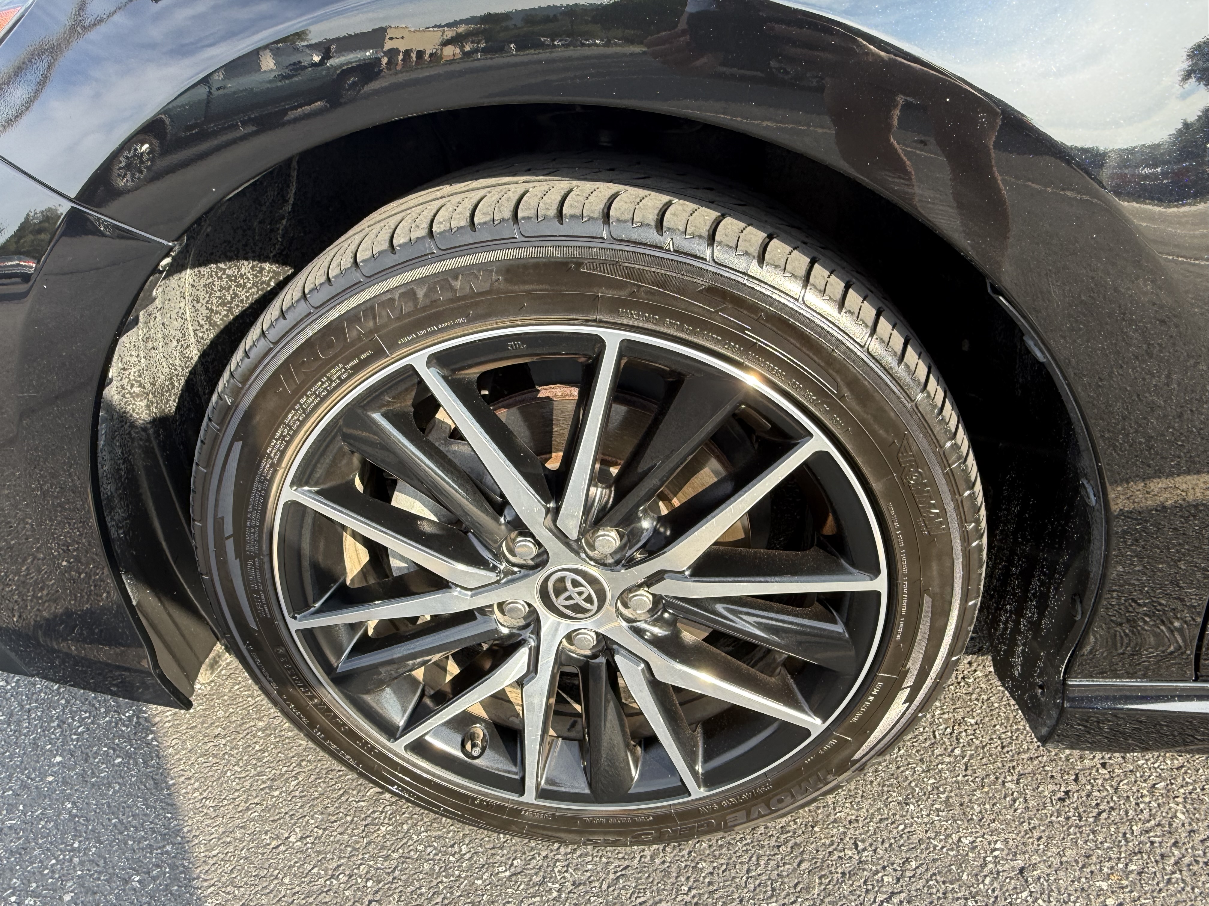 Used 2021 Toyota Camry SE w/ Cold Weather Package FWD image 6