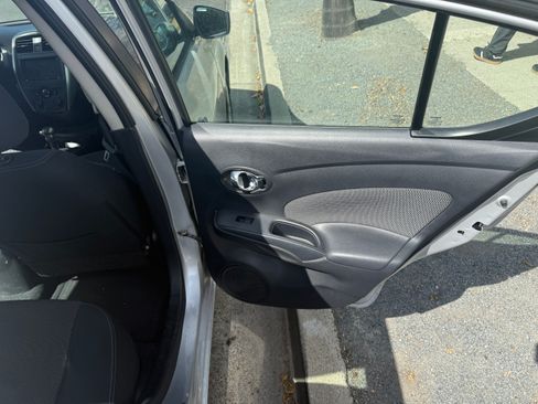 Used 2015 Nissan Versa SV image 11