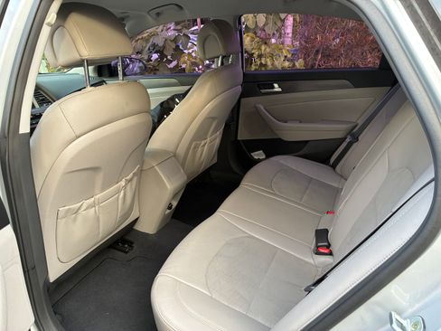 Used 2015 Hyundai Sonata Sport w/ Option Group 04 FWD image 11
