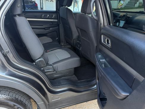 Used 2018 Ford Explorer XLT w/ Equipment Group 201A AWD/4WD image 2