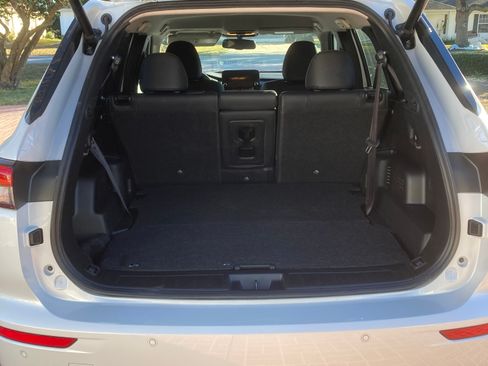 Used 2024 Mitsubishi Outlander 4WD Plug-In Hybrid image 9