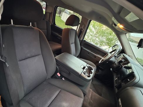 Used 2010 Chevrolet Silverado 1500 LT w/ Texas Edition RWD image 9