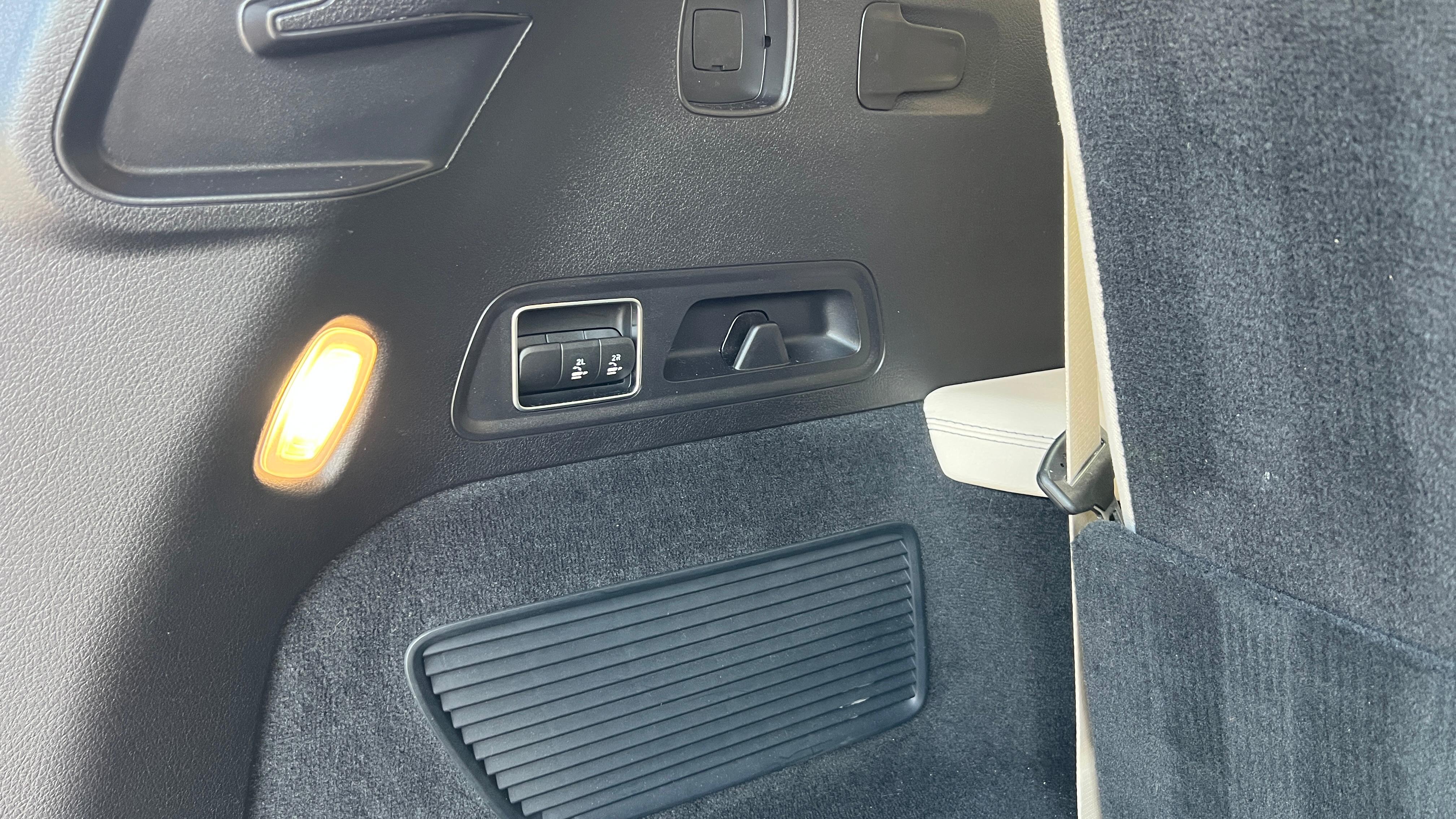 Used 2024 Mercedes-Benz GLS 580 4MATIC image 29