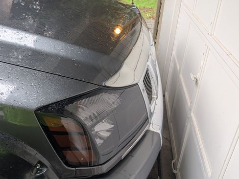 Used 2004 Nissan Titan LE w/ (NAV) Nissan Navigation Pkg image 2