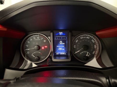 Used 2016 Toyota Tacoma TRD Off-Road w/ Towing Package AWD/4WD image 13