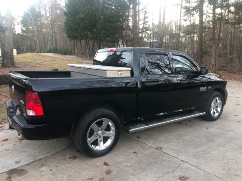 Used 2014 RAM 1500 Express image 2