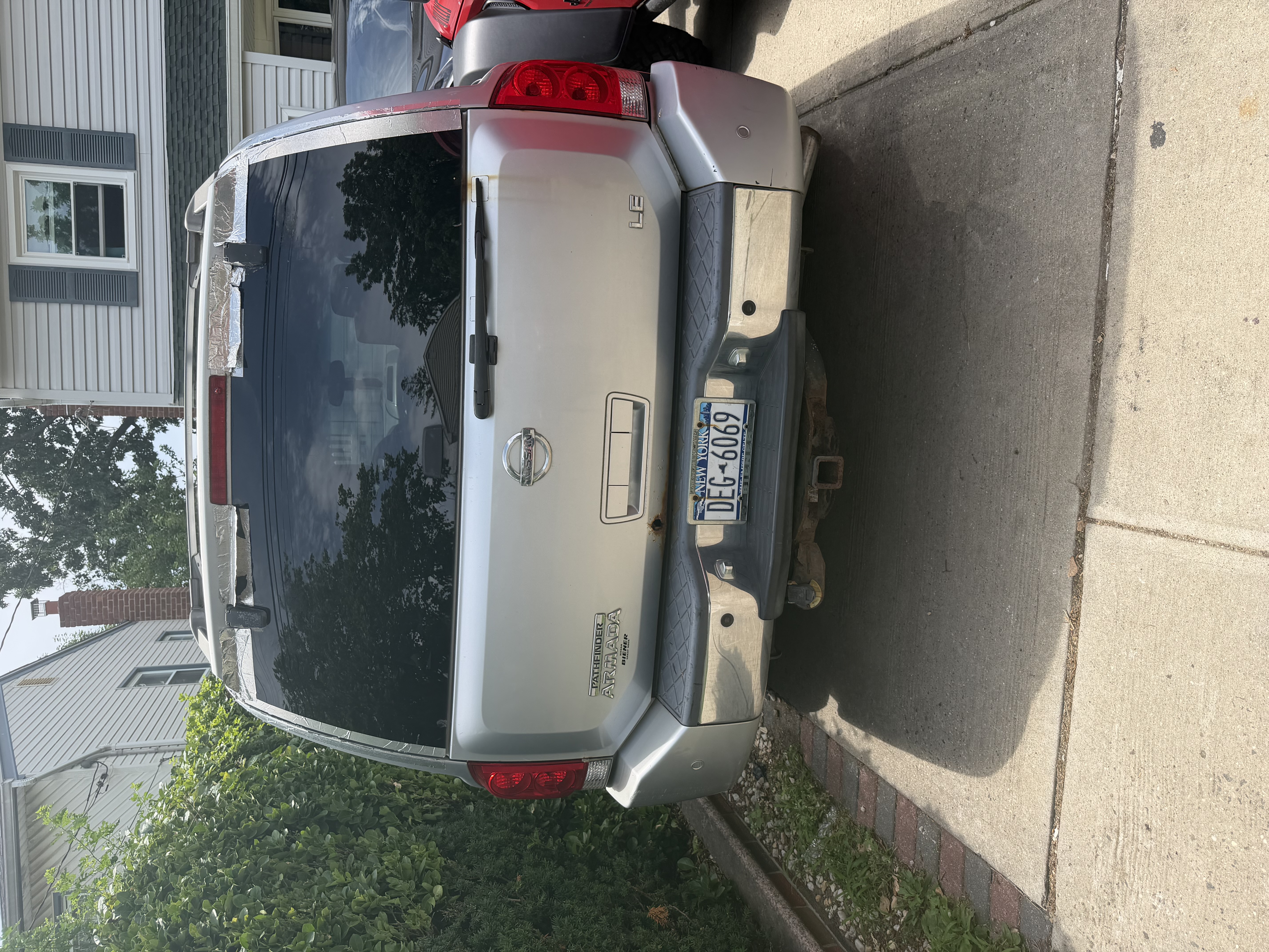 Used 2004 Nissan Armada LE AWD/4WD image 14