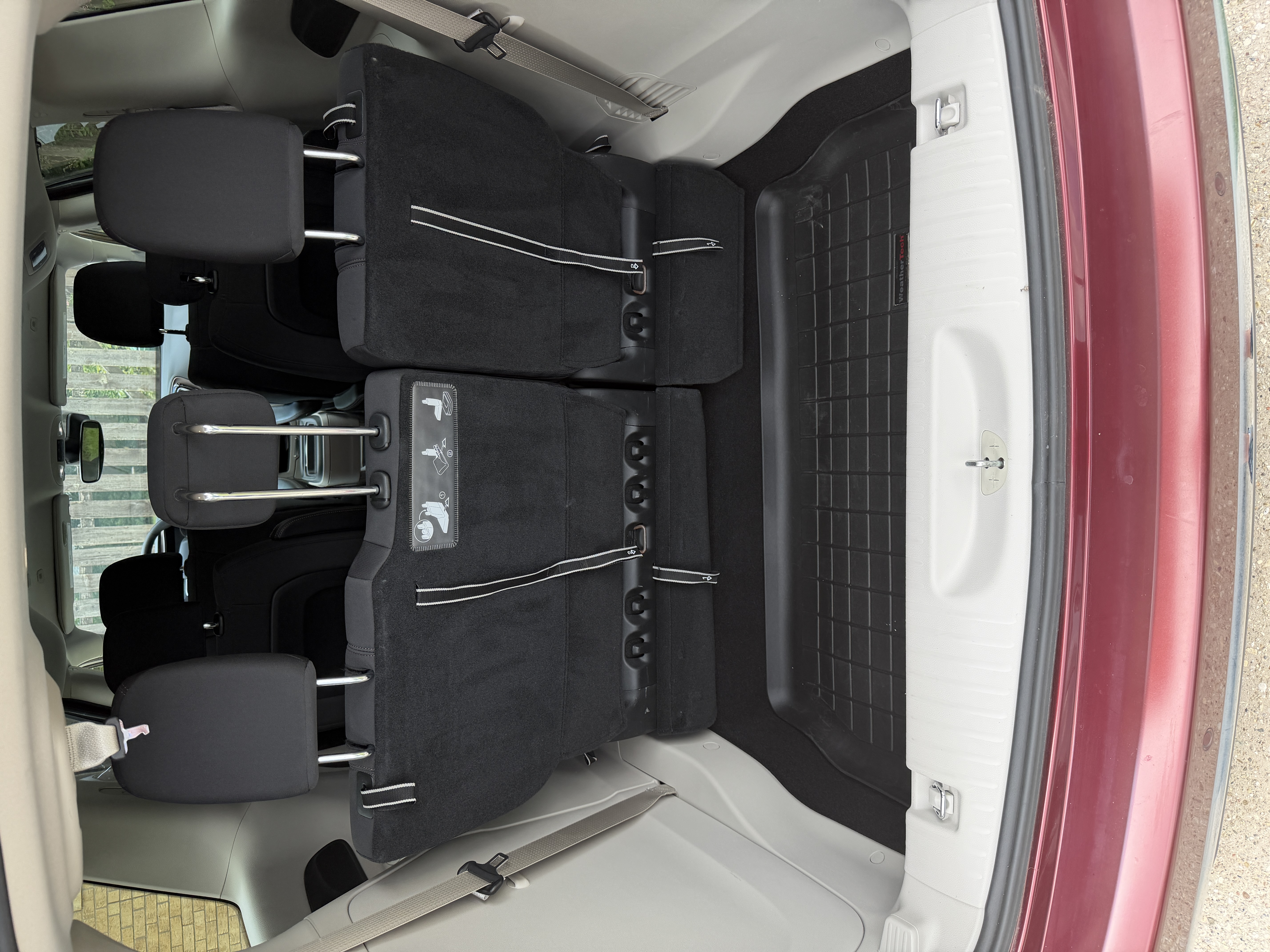 Used 2019 Chrysler Pacifica Touring Plus w/ Advanced Safetytec Group FWD image 29