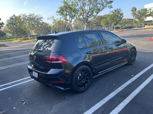 Used 2018 Volkswagen Golf R 4-Door image 6