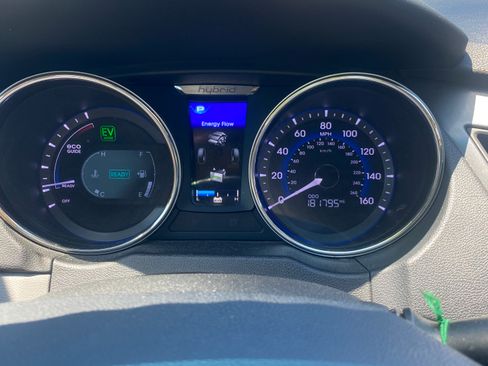 Used 2013 Hyundai Sonata Hybrid FWD image 11