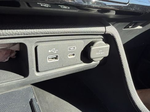 Used 2023 Honda Pilot TrailSport image 26