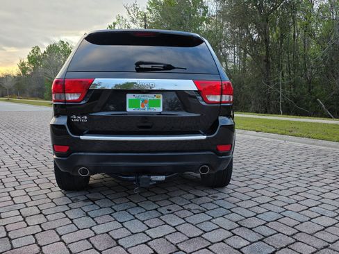 Used 2011 Jeep Grand Cherokee Limited w/ Luxury Group II image 4