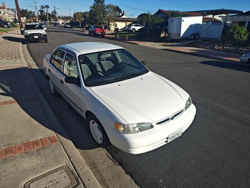 Used 2000 Toyota Corolla CE image 13